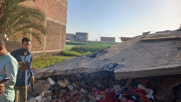 كوم تراب.. التفاصيل الكاملة لانهيار منزل في أسيوط ومصرع شخصين وإصابة 5