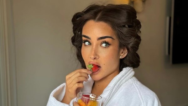 هنا الزاهد