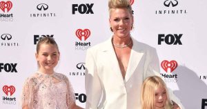 ألبوم عائلة Pink و Carey Hart: أحلى الصور مع أطفالهم Willow و Jameson