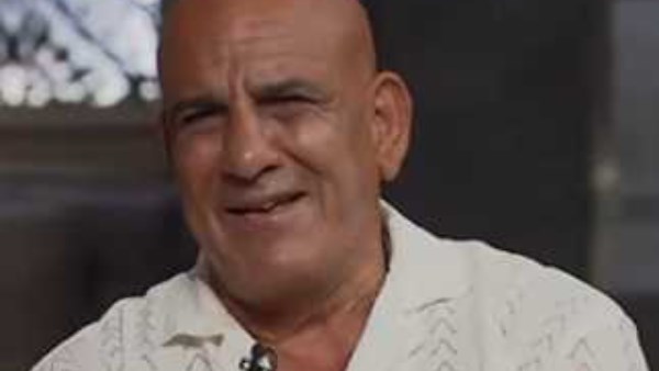 نافيا تعرضه لوعكة صحية .. محمد لطفي يغادر مهرجان بورسعيد لارتباطه بأعمال أخرى