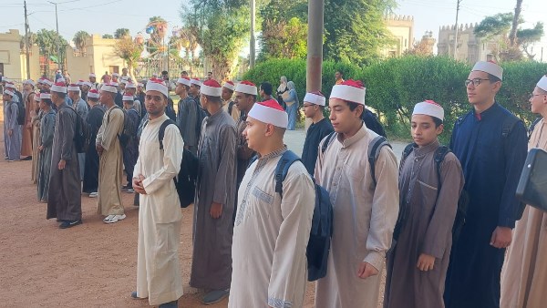 انتظام العملية التعليمية في معاهد أسيوط الأزهرية| صور