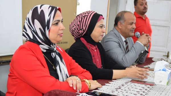 وكيل تعليم بورسعيد وعميد كلية التربية يشهدان انطلاق تدريبات المعلمين