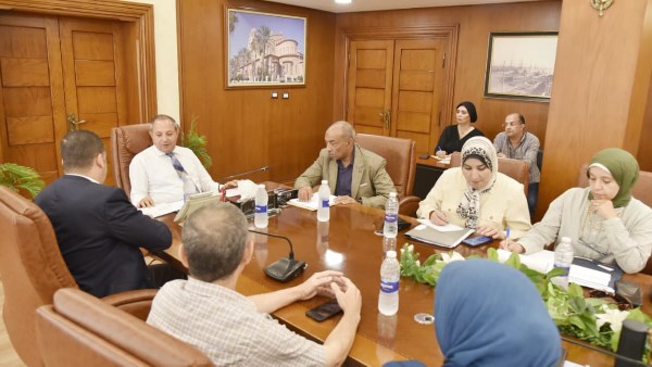 محافظ بورسعيد يتابع مستجدات أعمال تقنين أوضاع أراضي الدولة