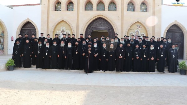 نيافة الأنبا إيلاريون يصلي القداس ويعقد اجتماعًا هامًا لآباء الكهنة بالبحر الأحمر