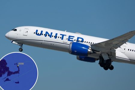 الكمبيوتر المحمول المفقود للراكب يجبر الرحلة الدولية على العودة