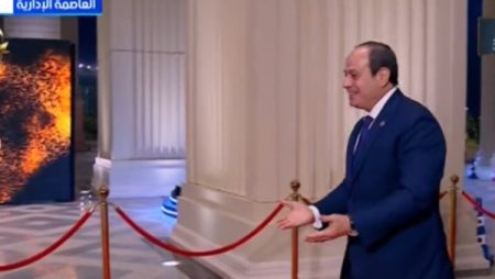 الرئيس السيسي يصل مقر احتفالية مصر وطن السلام.. فيديو