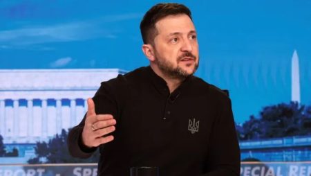 زيلينسكي: نطلب من الولايات المتحدة أسلحة شبيهة بصواريخ توماهوك لا تتطلب تدريبا مكثفا