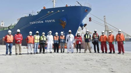 خبراء الضرائب: فرض ضريبة على مبيعات المناطق الحرة يحقق عدالة المنافسة