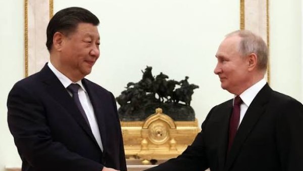 الكرملين: بوتين على تواصل دائم مع الرئيس الصيني