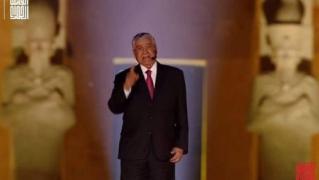 زاهي حواس: كليوباترا كان لديها رغبة بأن مصر تقود العالم