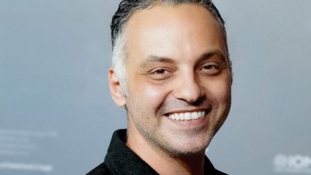 بعد عودتهما من الجونة.. وفاة المصورين ماجد هلال وكيرلس صلاح