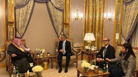 وزير الاستثمار يبحث مع وزير التجارة السعودي تعزيز العلاقات الاستثمارية والتجارية بين البلدين.. ونواب: إقامة المشروعات الاستثمارية يسهم في زيادة مصادر العملة الأجنبية