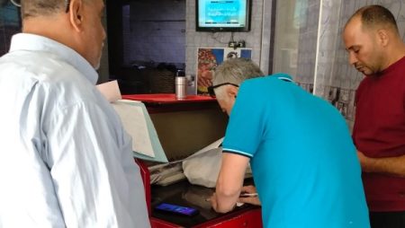 تحرير محاضر مخالفات تموينية وضبط كميات من الدقيق المدعم ببني سويف