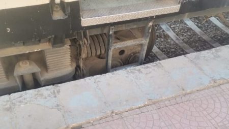 أرواح ركاب القطار مهددة .. صرخة أهالي سوهاج من سوء رصيف محطة البلينا