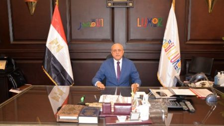 فتح تراخيص لـ 46 خط سير جديد لخدمة أهالي الأقصر