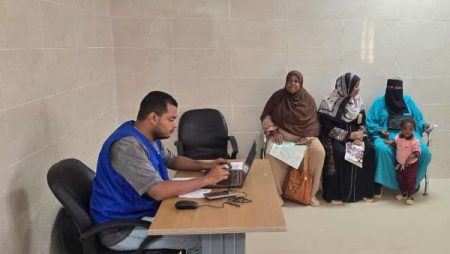 أسوان.. حل مشكلة تسجيل وتحديث بيانات المواطنين بمنظومةالتأمين الصحى الشامل بأبو سمبل