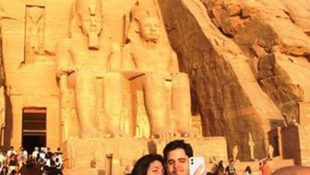 معبدا أبوسمبل ..شيدهما رمسيس الثاني لنفسه ولمحبوبته نفرتارى..وتعامد الشمس على وجه الملك أسطورة تتجدد سنويا