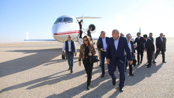 لافتتاح المعرض الزراعي الثاني..  محافظ الوادي الجديد يستقبل وزيري التنمية المحلية والزراعة