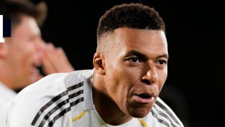 مبابي يسجل الهدف الأول لريال مدريد في مرمى برشلونة بالدوري الإسباني