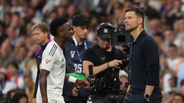 فينيسيوس جونيور يعتذر رسميًا بعد جدل استبداله في الكلاسيكو