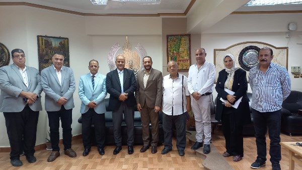 وكيل تعليم بورسعيد يستقبل مجلس الأمناء والآباء والمعلمين لمناقشة مستجدات العملية التعليمية|صور