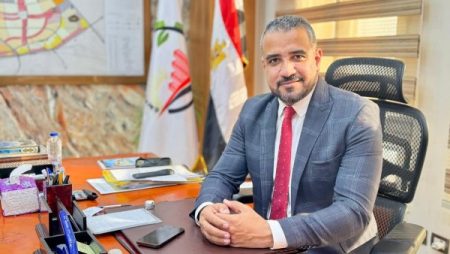 جهاز 6 أكتوبر يكثف أعمال الزراعة والتجميل تزامنا مع افتتاح المتحف المصري الكبير