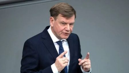 ألمانيا تحذر من تصعيد نووي عالمي بعد إعلان ترامب استئناف التجارب الذرية