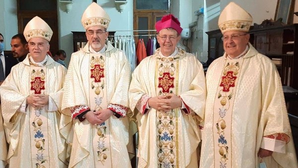 الكنيسة الكاثوليكية بمصر تحتفل بالذكرى الخامسة للسيامة الأسقفية للمطران كلاوديو لوراتي الكنيسة الكاثوليكية بمصر تحتفل بالذكرى الخامسة للسيامة الأسقفية للمطران كلاوديو لوراتي