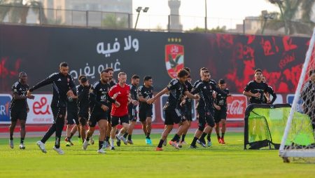 الأهلي يستعيد جهود 3 لاعبين أمام بتروجيت بالدوري