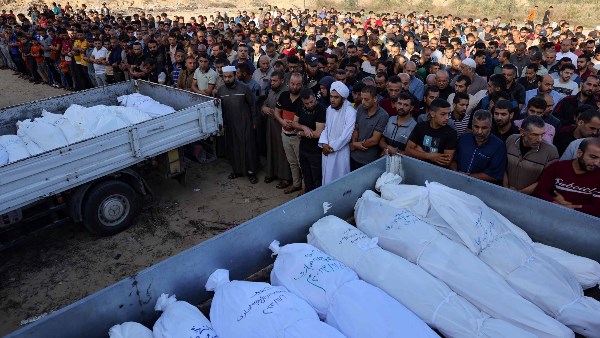 استشهاد 91 فلسطينيا في سلسلة مجازر دامية لجيش الاحتلال بقطاع غزة