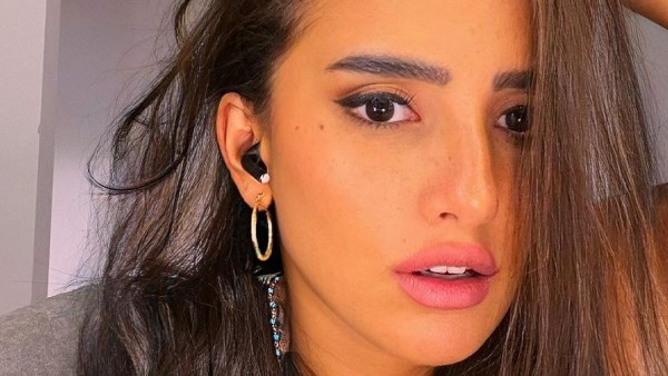 اليوم.. زينة تنتهي من تصوير ورد وشوكولاتة