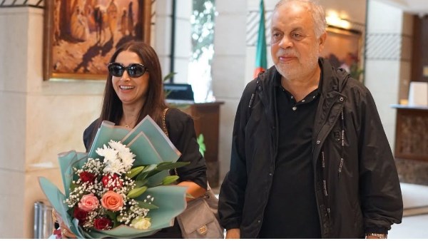 وصول أشرف زكي وروجينا الجزائر  لحضور مهرجان وهران