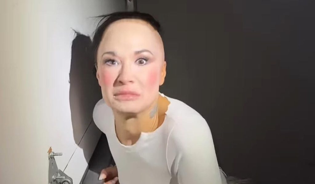 ديمي لوفاتو تتحول بفرح شديد إلى “Poot” الفيروسية الخاصة بها في عيد الهالوين: “Let Pootvato Out”