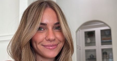 المؤثرة إميلي كيسر تتحدث عن قبول الحزن بعد وفاة ابنها تريغ البالغ من العمر 3 سنوات