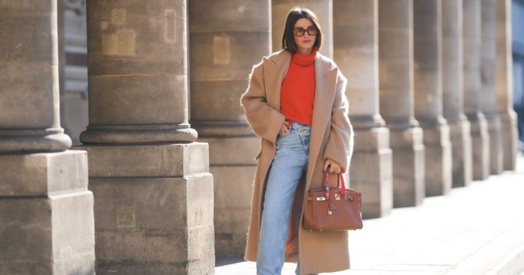 حسنًا، هذه الأحذية الرياضية للأم الغنية تنافس في الواقع راحة نعالك المفضلة – بسعر يبدأ من 15 دولارًا