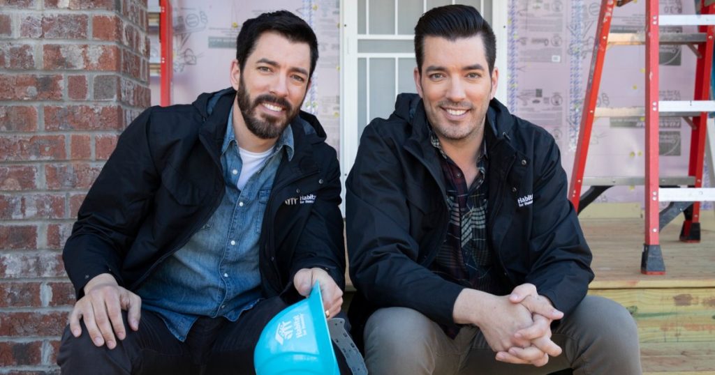 جوناثان ودرو سكوت يثيران العرض الجديد “Property Brothers: Under Pressure” بعد تغيير HGTV (حصريًا)