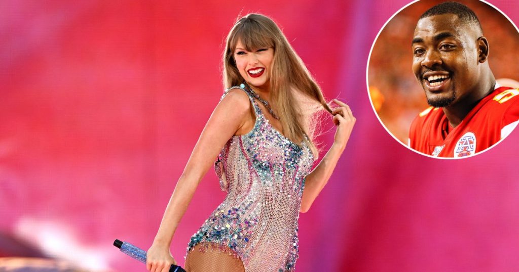رد فعل تايلور سويفت على غناء كريس جونز من كانساس سيتي تشيفز لأغنية “Fate of Ophelia” في المؤتمر الصحفي