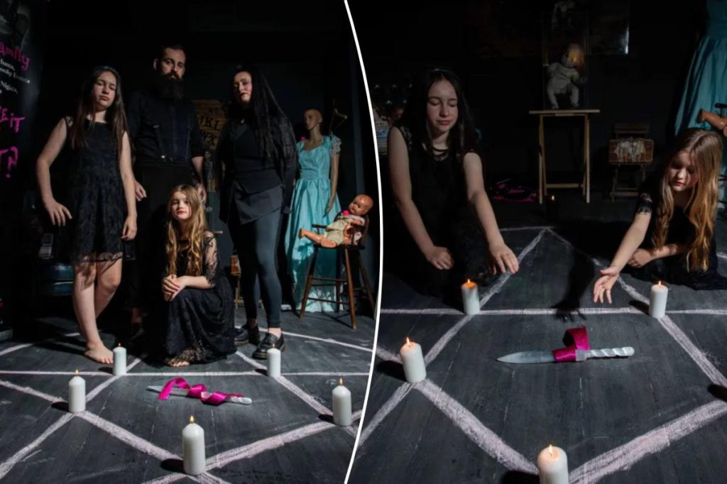 نحن “عائلة آدامز” الحقيقية – إليك كيفية حماية منزلك من الأرواح الشريرة في عيد الهالوين