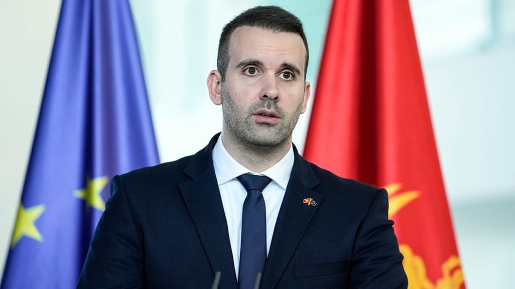 لا يفكر أحد ببدائل للاتحاد الأوروبي، بحسب رئيس الوزراء الجبلي الأسود (Montenegrin PM).