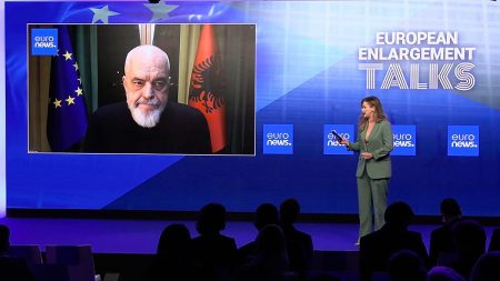 يقول رئيس الوزراء راما: “نحن لا نقبل المحاضرات” عندما يتعلق الأمر بمكافحة الفساد