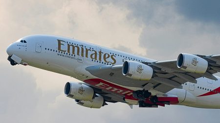 تغير المناخ يجعل الرحلات الجوية أكثر وعورة. وإليك كيفية استخدام إحدى شركات الطيران للذكاء الاصطناعي للتنبؤ بالاضطرابات