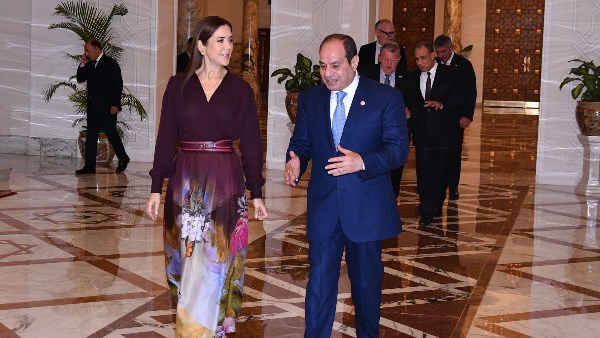 الرئيس السيسي يناقش مع ملكة الدنمارك توسيع التعاون التجاري والاستثماري