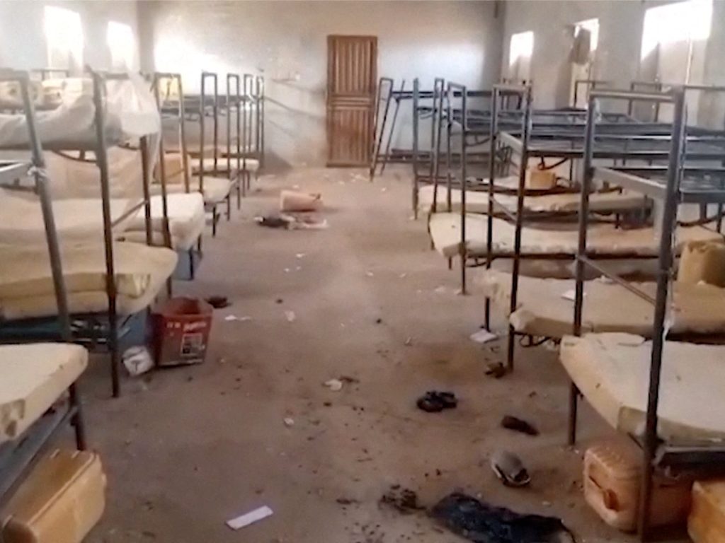 تم إطلاق سراح 24 طالبة بعد خطفهن في شمال غرب نيجيريا.