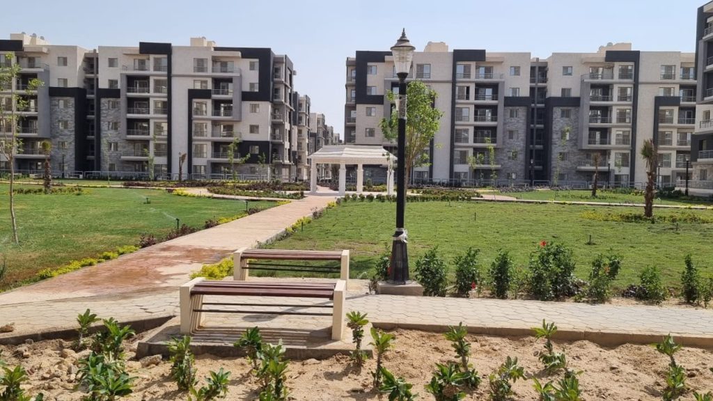 رئيس  مدينة القاهرة الجديدة يتفقد أحياء بيت الوطن بالامتداد الشرقي لمتابعة أعمال المرافق والتنمية ورفع كفاءة الخدمات