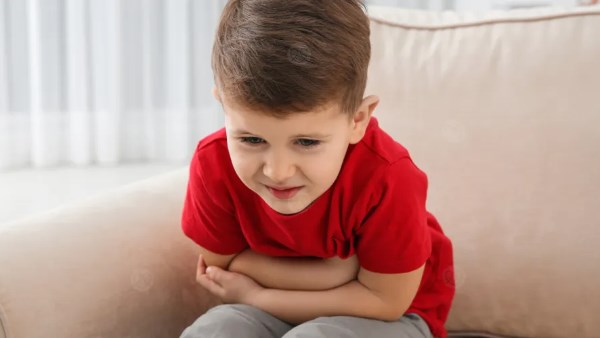 أبرز الأسباب الشائعة لإصابة طفلك بالإمساك