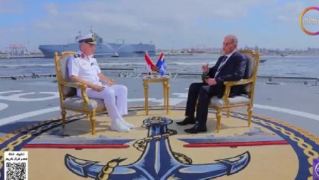 قائد القوات البحرية يشرح تفاصيل تأمين حدود مصر المائية .. فيديو