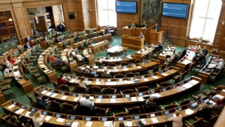 مسئول بالبرلمان الدنماركي: بلادنا تثمن دور مصر المحوري في غزة