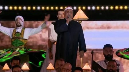 حلم تحقق.. المنشد إيهاب يونس: تشرفت بالمشاركة بحفل افتتاح المتحف الكبير