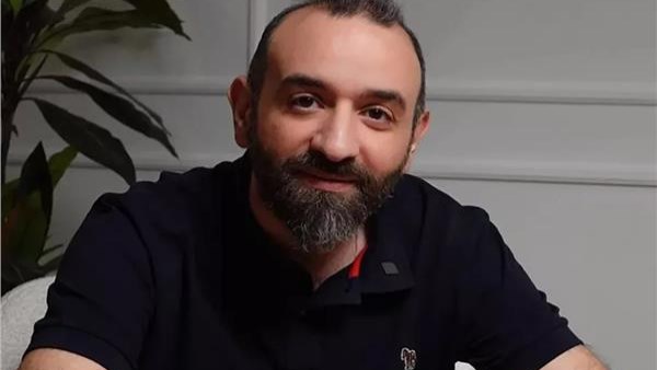 عمرو سلامة يعلق على المثل الشعبي عدوك ابن كارك