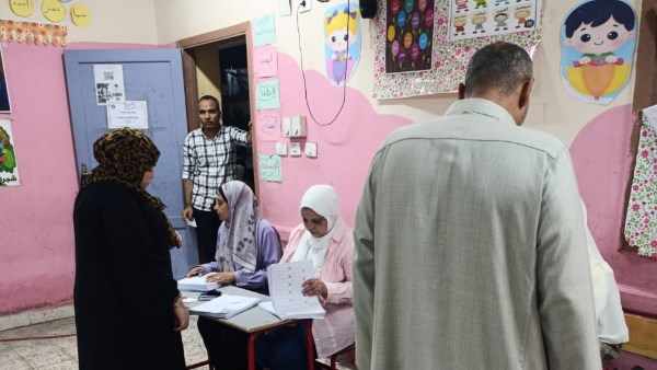 انتخابات مجلس النواب.. إقبال كثيف على لجنة مدرسة محمد كريم بالجيزة